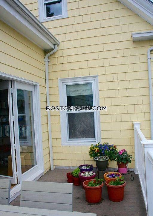 2nd image of 50 Bartlett St #U2