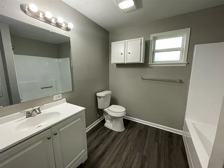 2526 Jackson St — Photo 15