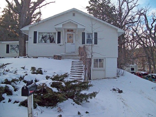 2nd image of 910 Emmett St