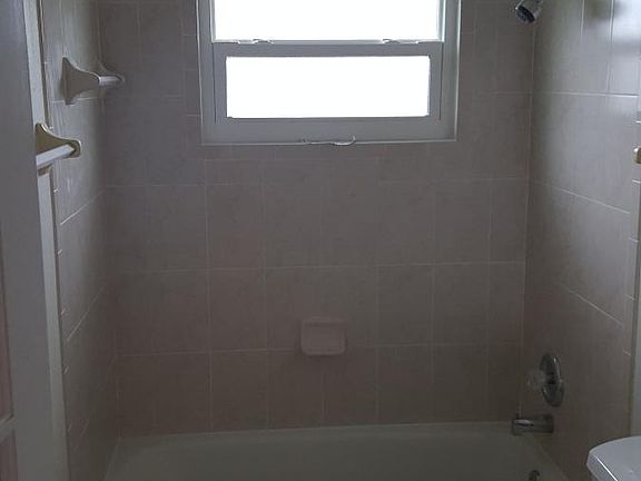 4th image of 896 E Baffin Dr