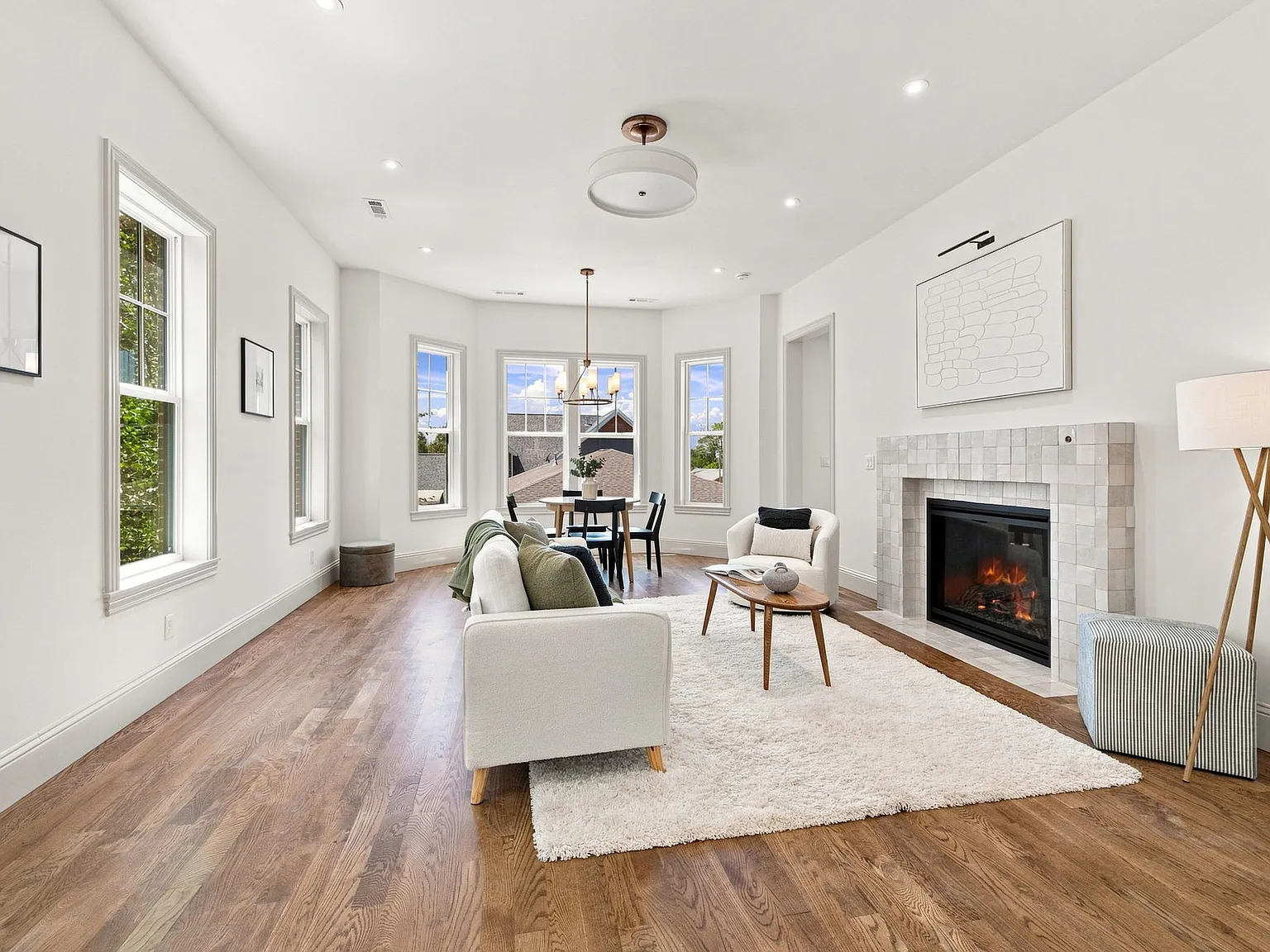 3 bed, 2.5 bath, 1876 sqft, $4,025 — Photo 1