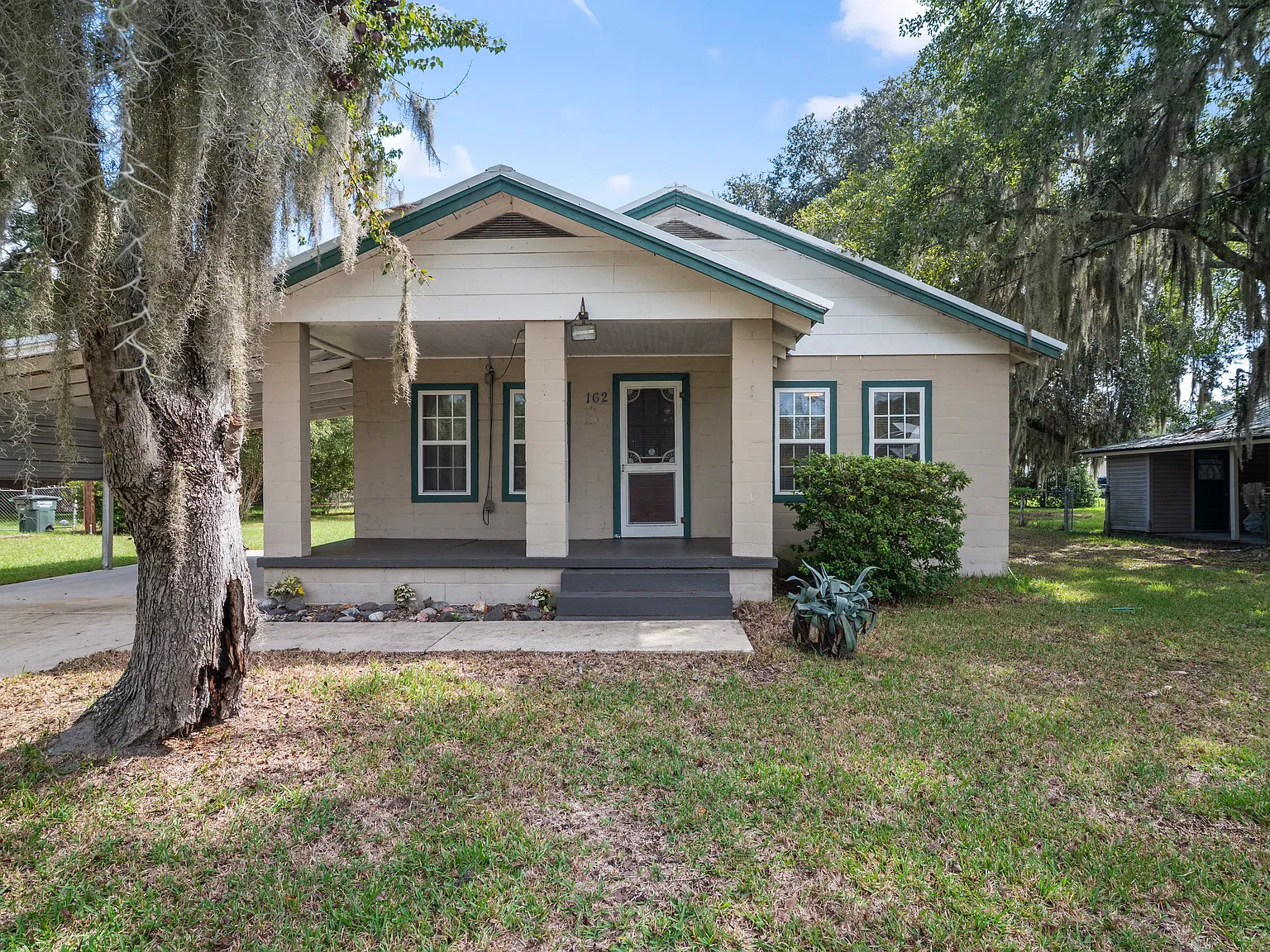 3 bed, 1348 sqft, $1,650 — Photo 1