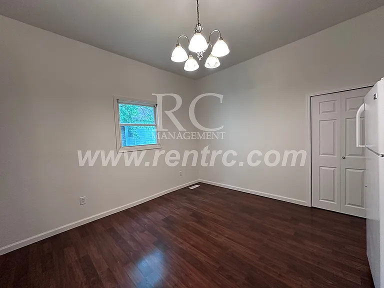 702 S Sandusky St — Photo 3