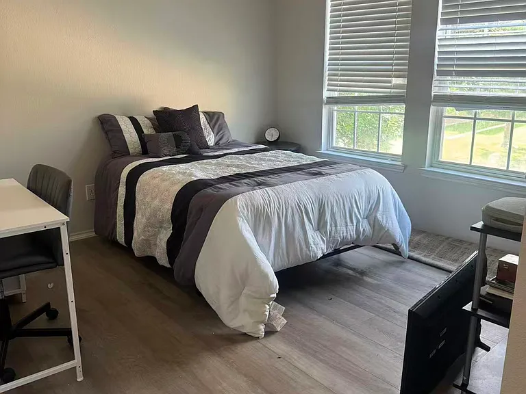 1916 Silver Leaf Dr — Photo 30