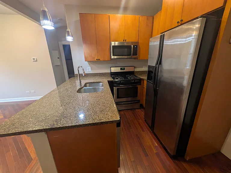 4321 1/2 N Tripp Ave #1W — Photo 3