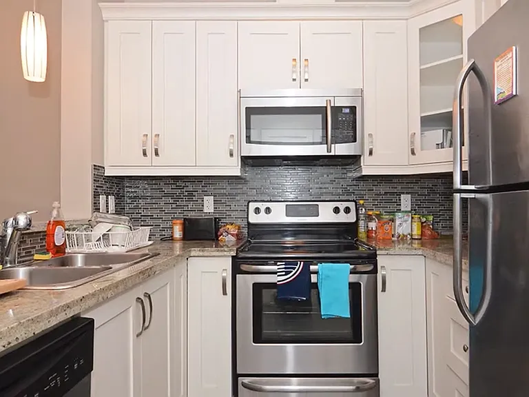 13897 Fraser Hwy #302 — Photo 3