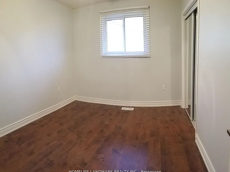 33 Elora Dr — Photo 15