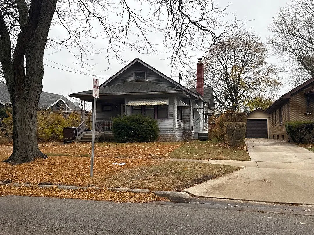1617 Ridge Ave photo 1