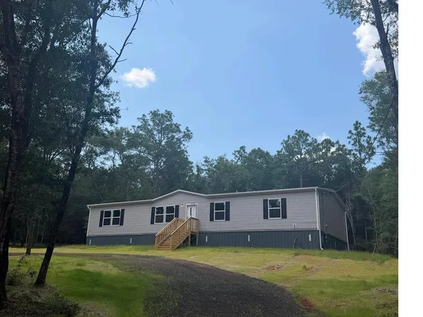 11226 N Lakeview Dr, Milton, FL 32583