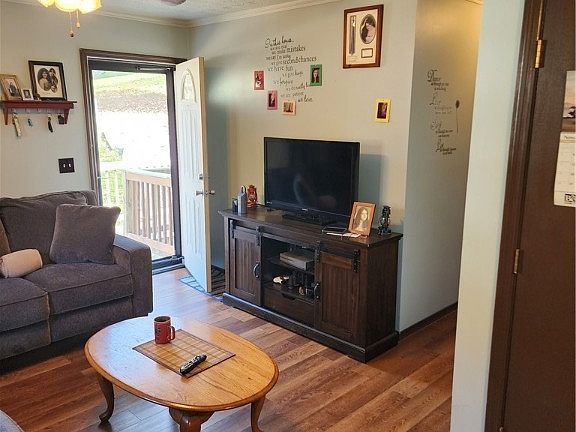 4th image of 862 Hanna Dr