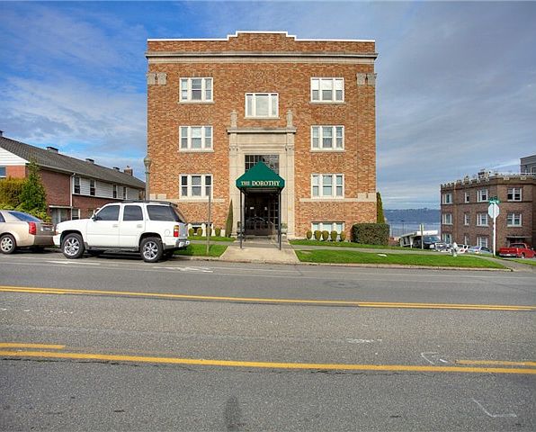1st image of 301 N Tacoma Ave Unit 306