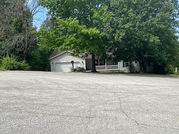 2nd image of 712 Deerfield Ct