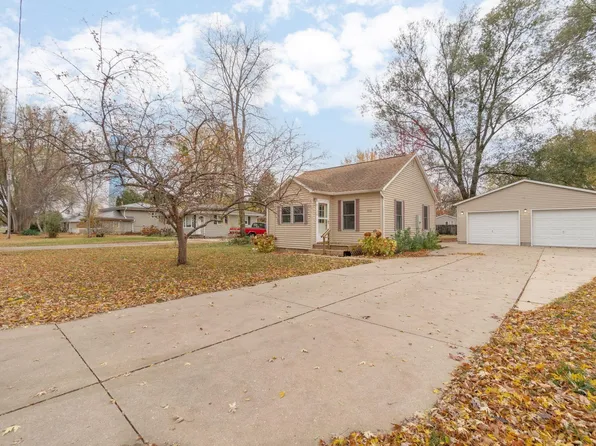 3010 Cypress Ave, Cedar Falls, IA 50613