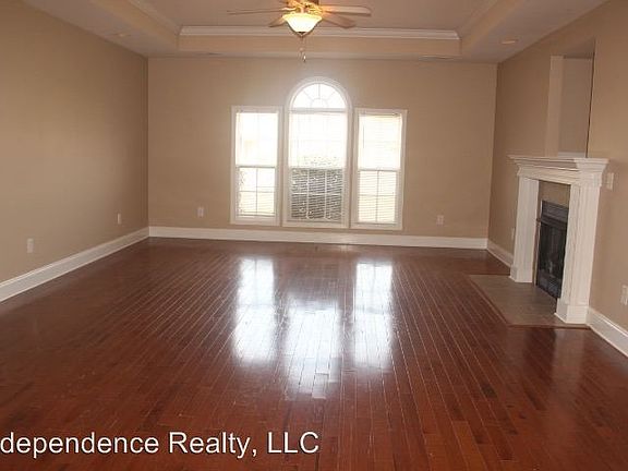 3rd image of 195 Chestnut Oak Cir