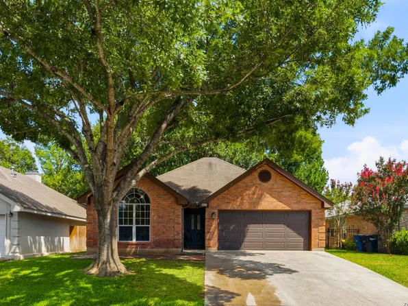 935 Parkdale, New Braunfels, TX 78130