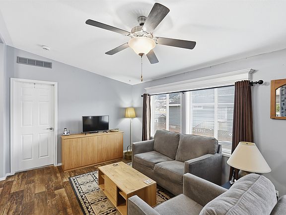 5th image of 712 Shuswap Rd E #9