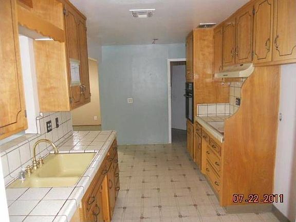 4th image of 2532 37th Ave