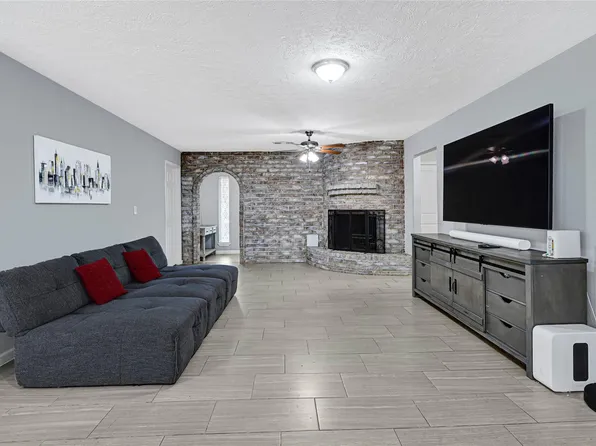 5343 Royal Pkwy, Friendswood, TX 77546