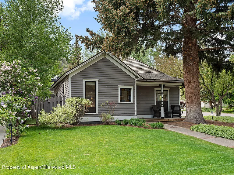 533 W Francis St — Photo 27
