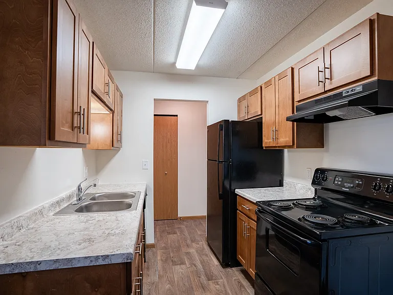 Fargo, ND Bella Vista Apartments | Kitchen