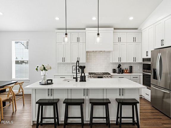 5th image of 8569 S Round Stone Cv