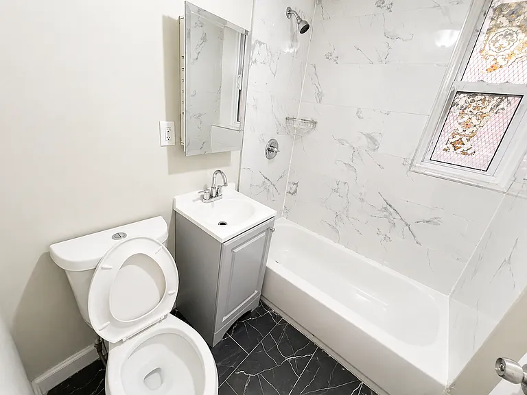 214-218 W Market St #BASEMENT — Photo 9