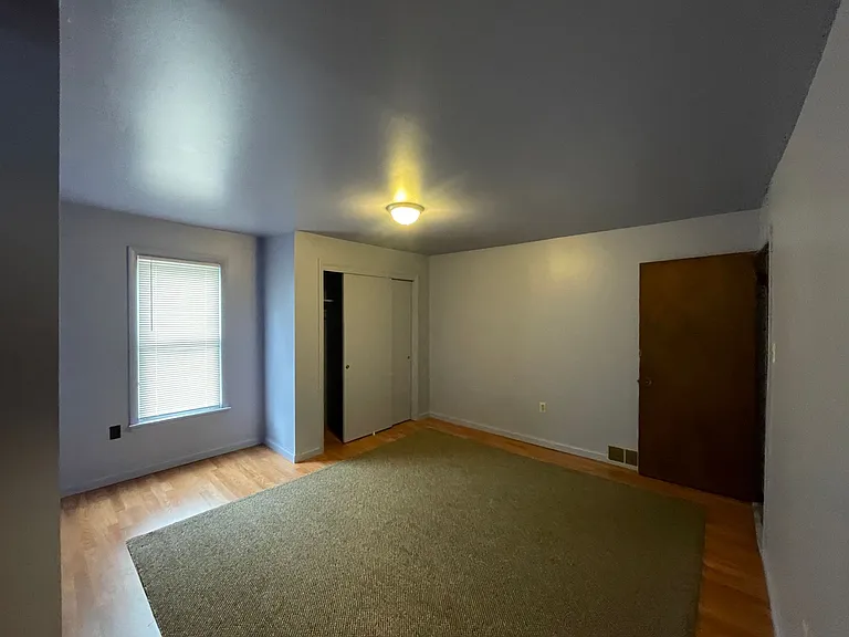 126 Railroad St #128 — Photo 4