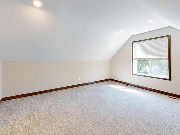 4th image of 1076 14th Ave SE #2