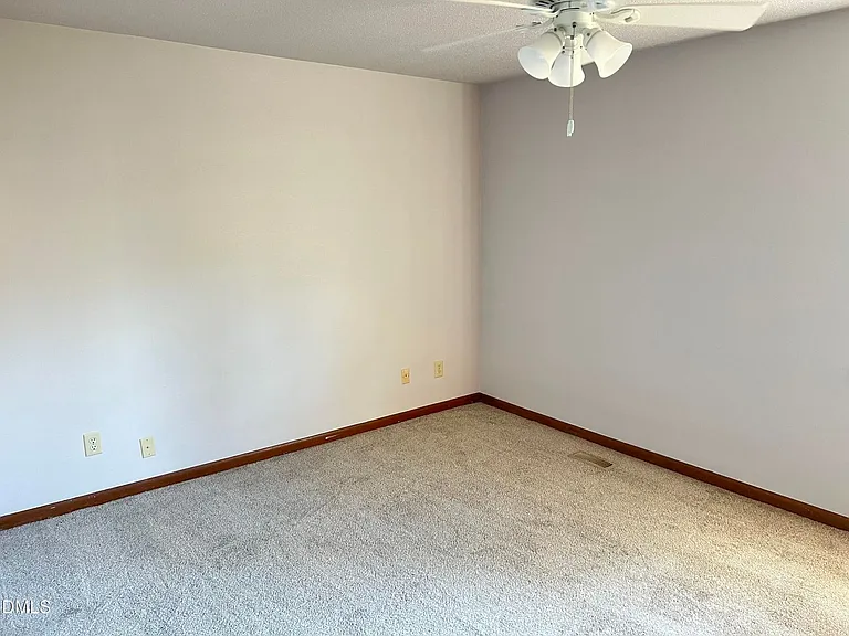 4401 Bleeker Ct — Photo 8