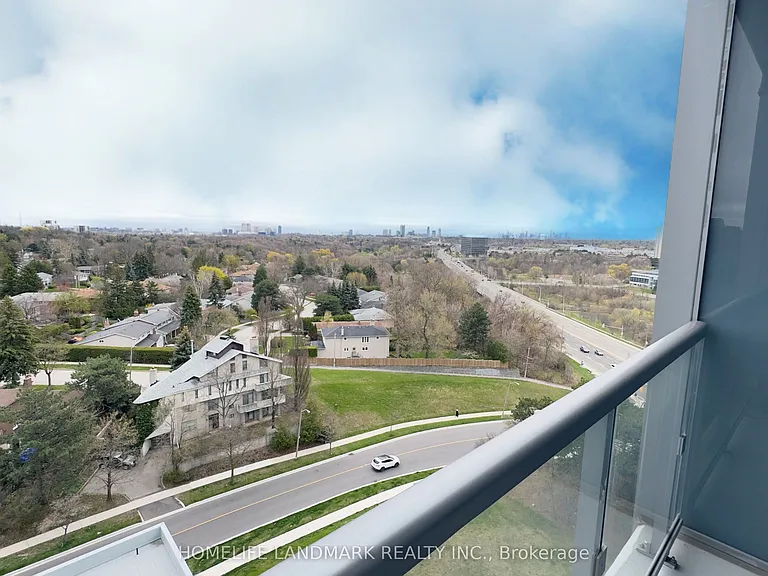 18 Graydon Hall Dr #1110 — Photo 14