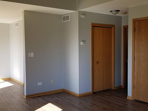 5th image of 1006 Carter St #1