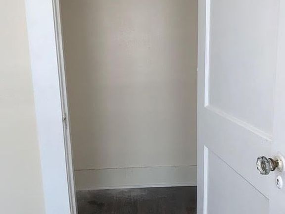 4th image of 1140 Hammond Ave