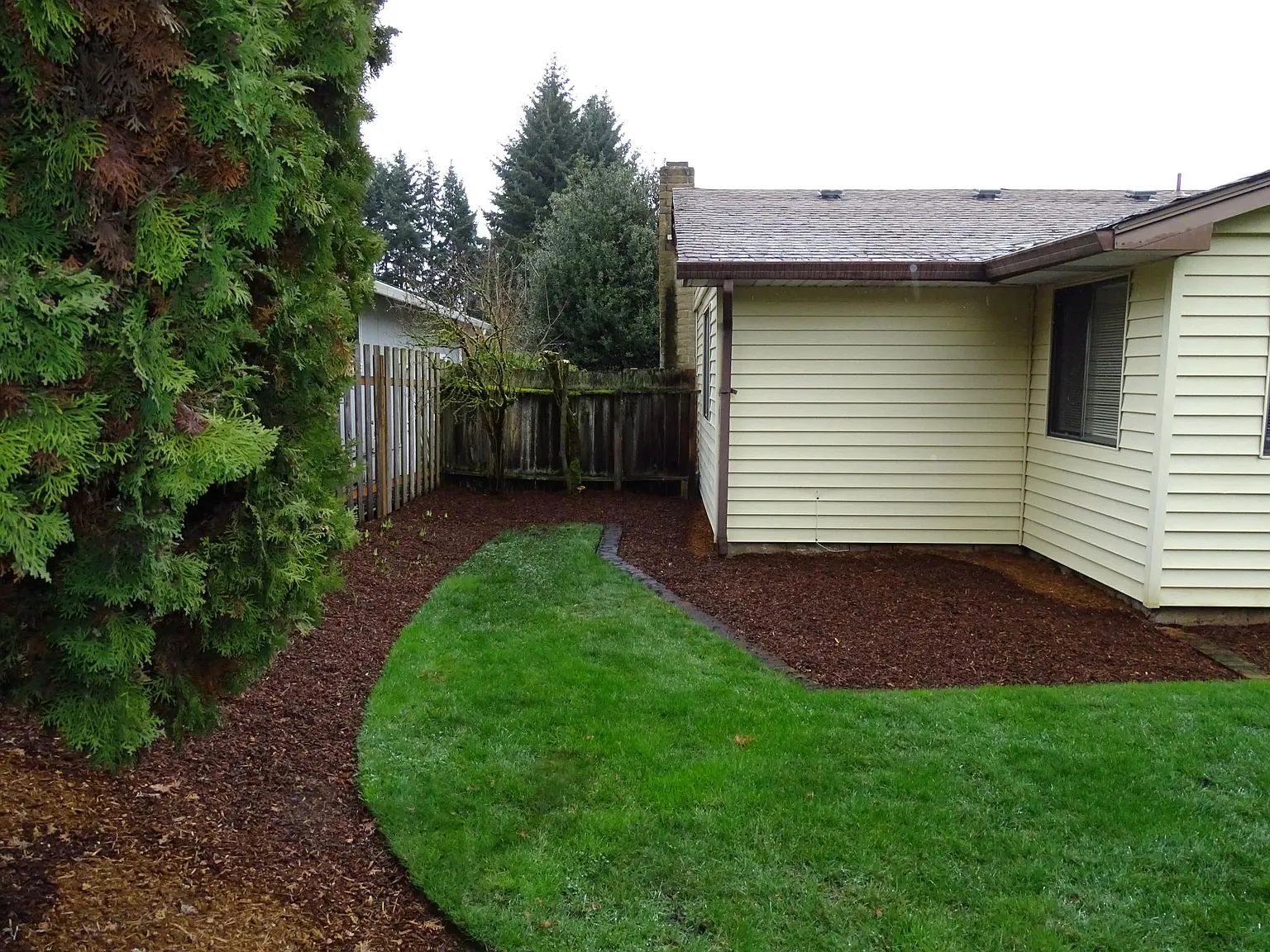1201 NW 75th Cir — Photo 2