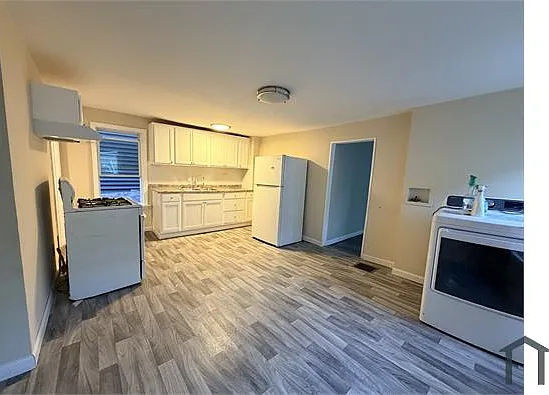 38 Central St #C1 — Photo 5