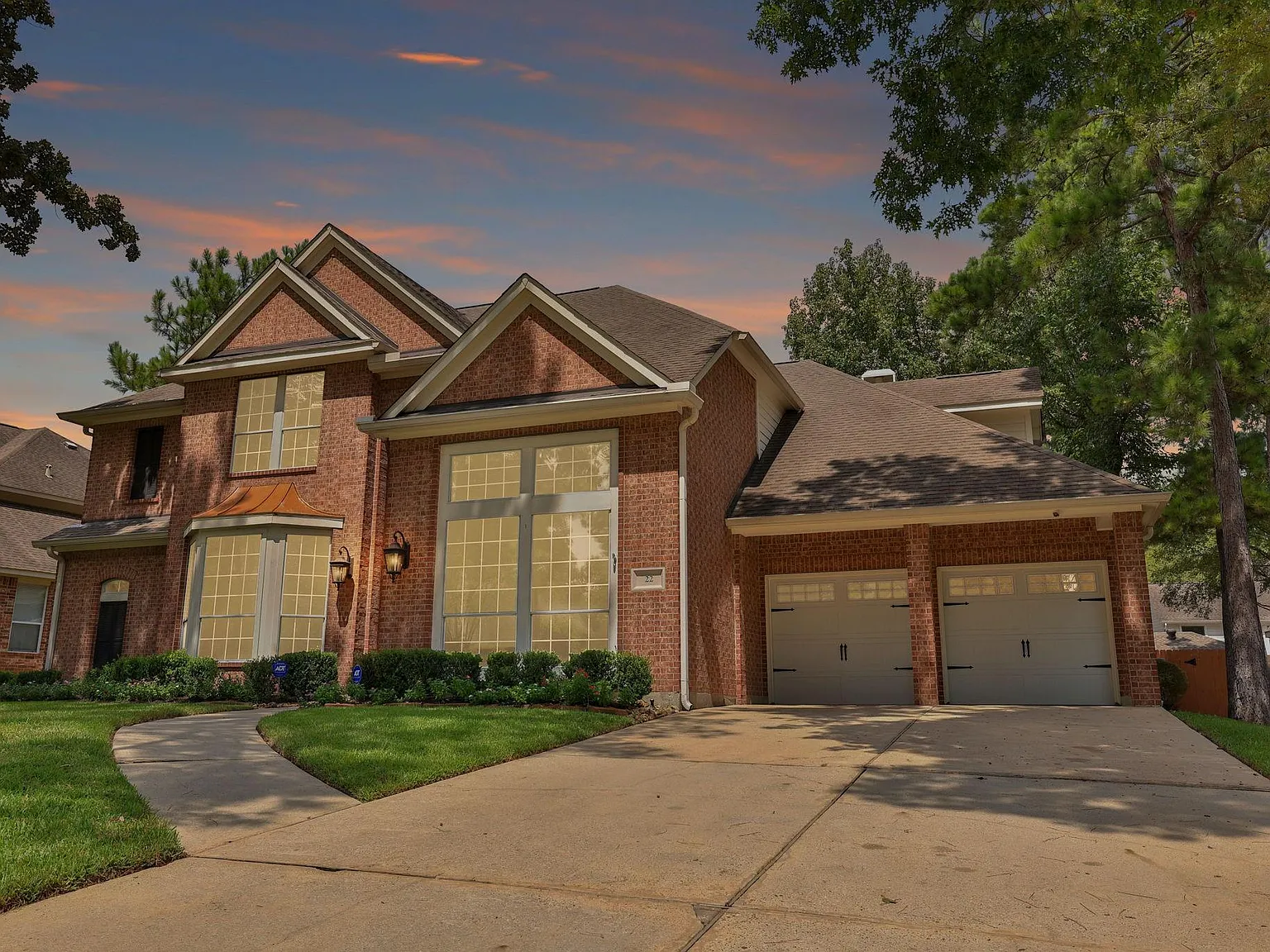 5 bed, 4.5 bath, 3823 sqft, $6,000 — Photo 1