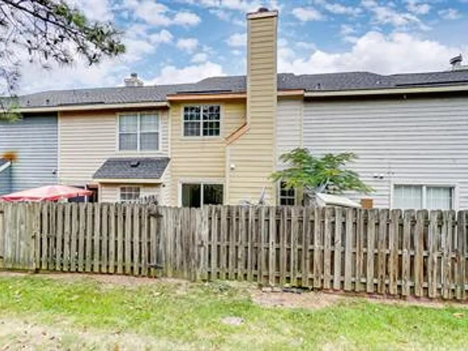 3821 Mosscroft Ln