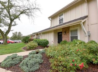 292 NE Bayview Dr, Lees Summit, MO 64064