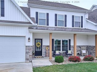 285 Steve Cir, Hurricane, WV 25526