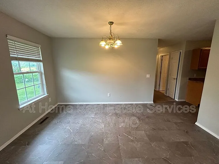 427B Birchwood St — Photo 3