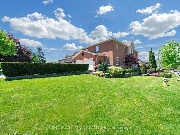 3rd image of 543 Queens Dr