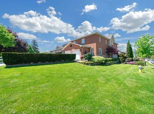 543 Queens Dr, Toronto, ON M6L1M9