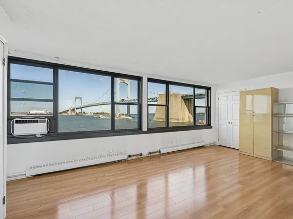 166-41 Powells Cove Boulevard image 5 of 32