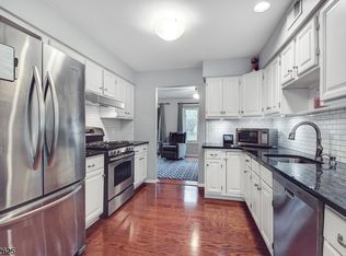 2 Holly Ct, Flemington, NJ 08822