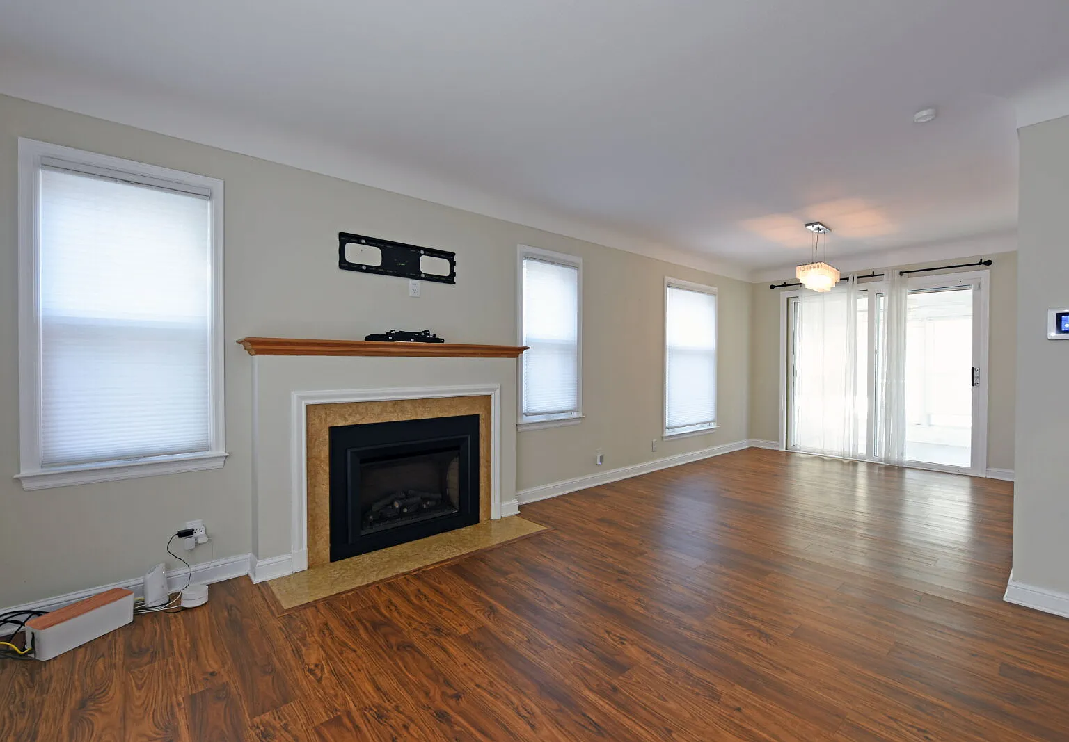 3 bed, 1.0 bath, 1396 sqft, $2,650 — Photo 4