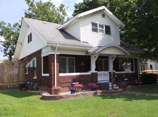 1121 Jefferson Ave, Charleston, IL