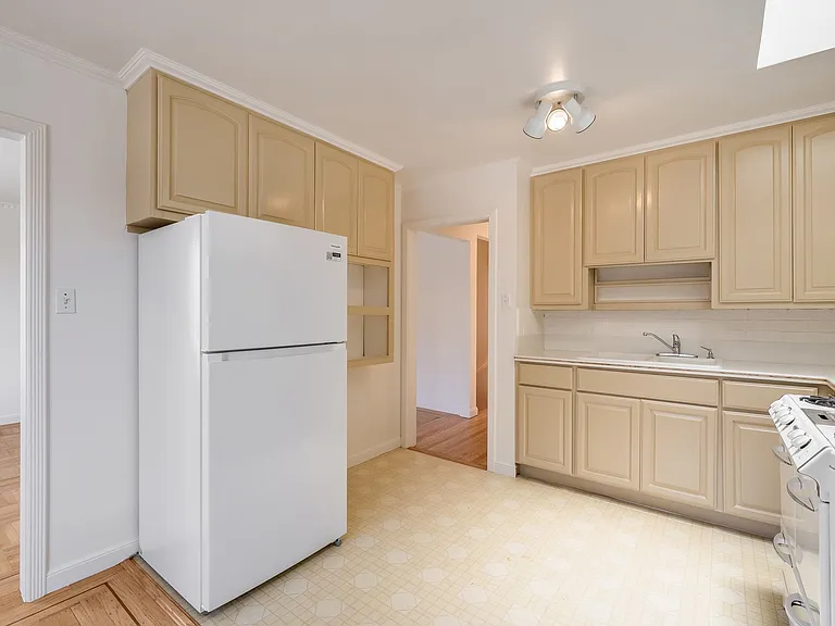 115 Farnum St — Photo 11