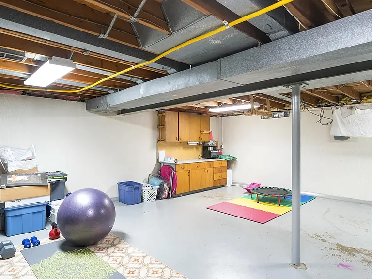 423 Kelly Cir — Photo 33