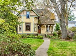 321 N Main St, Ashland, OR 97520
