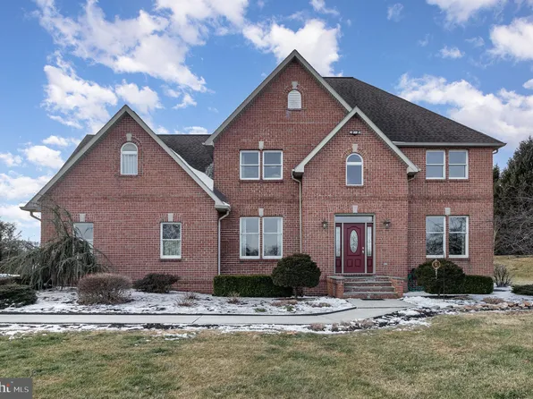 15 S Thrush Dr, Carlisle, PA 17015