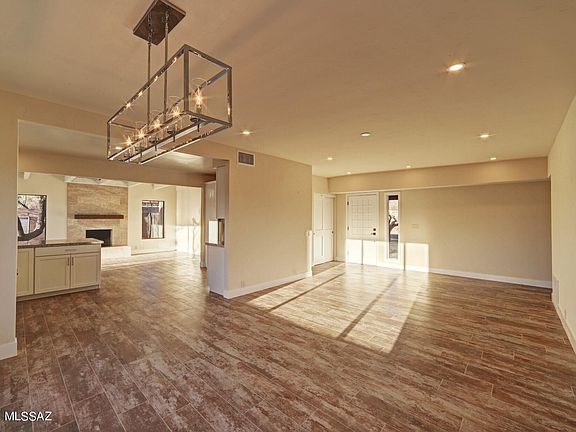 4th image of 5215 N Stonehouse Pl